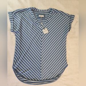NWT Cupio Blush Size Small Striped V-Neck Shirt chevron pattern